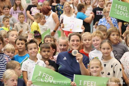 Nepozaben sprejem za bronasto Živo Lavrinc v rodnem Kamniku  (27)